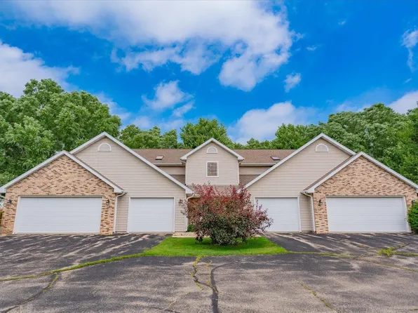 492 Cledell St Unit 1, Oregon, WI 53575