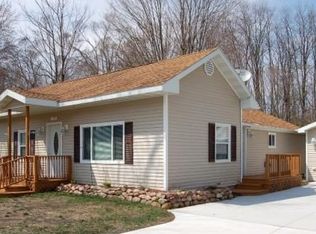 603 Demarest Ave, Waupaca, WI 54981