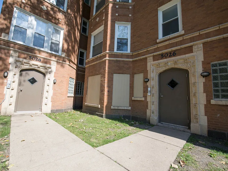 5024 W Quincy