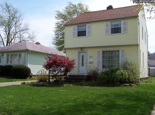 8303 Parmenter Dr, Parma, OH