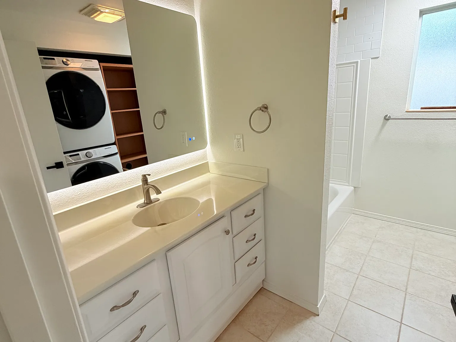 2 bed, 800 sqft, $1,999 — Photo 3