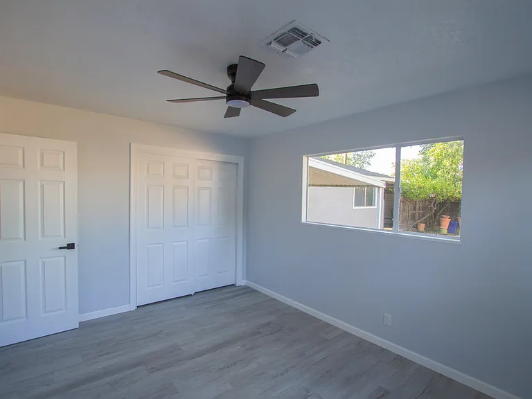 1434 Fordham Ave — Photo 5