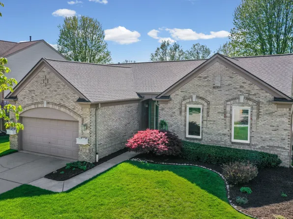 821 Huntington Dr, South Lyon, MI 48178
