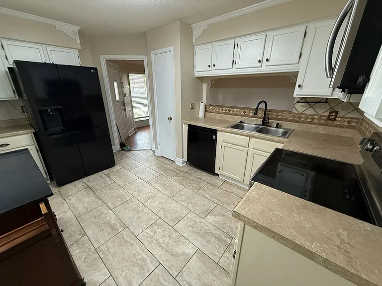 4310 Stallion Brook Ln — Photo 3