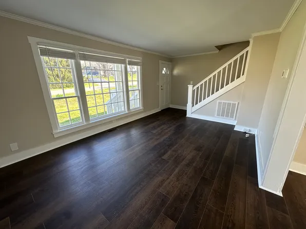 1403 8th St, Old Hickory, TN 37138