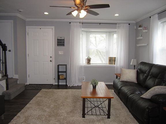 Living room with entrance