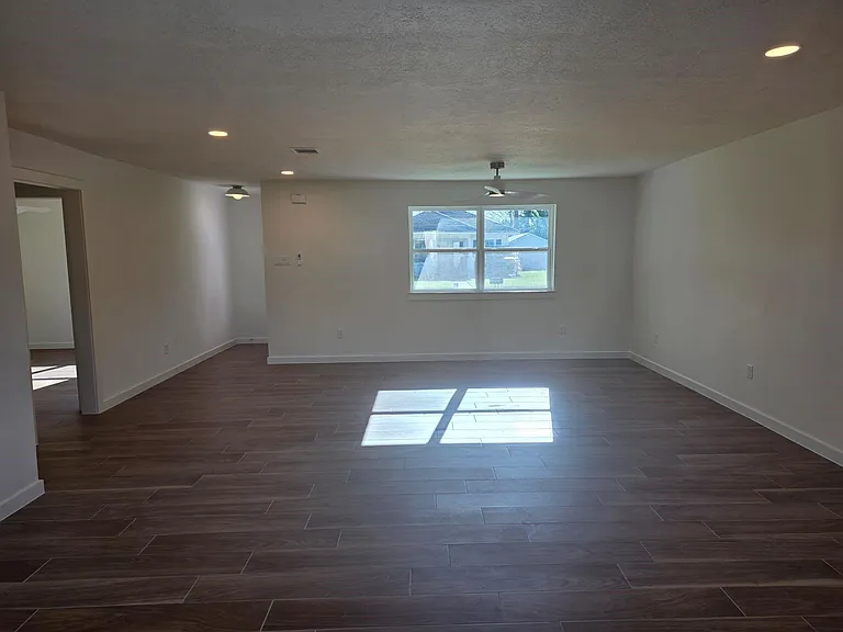 803 Coleman St — Photo 3
