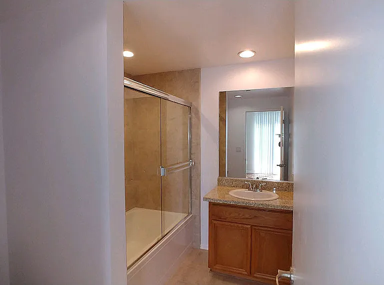 Almeria Townhomes — Photo 45
