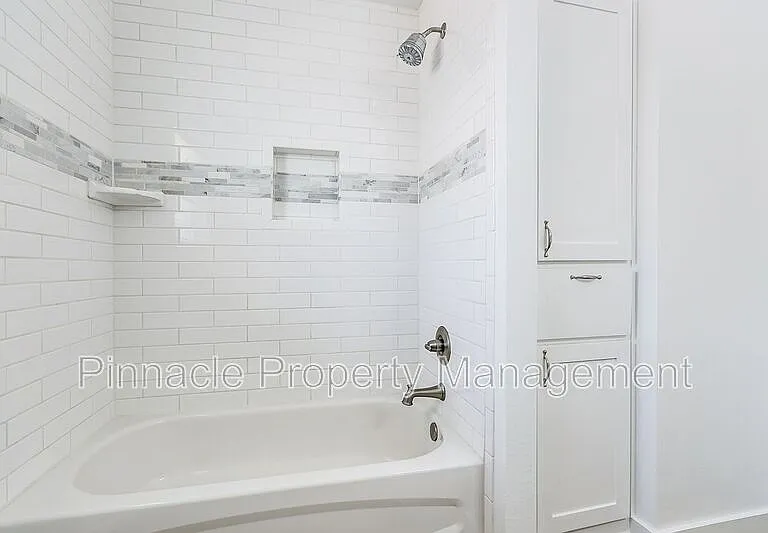 5918 Southampton Pl — Photo 24