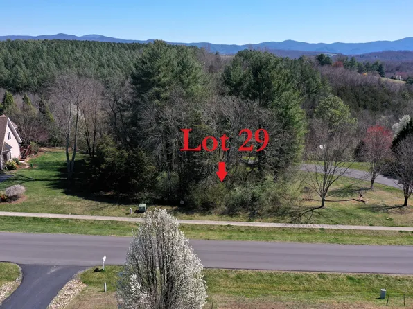 29 Woodridge Ln, Lexington, VA 24450