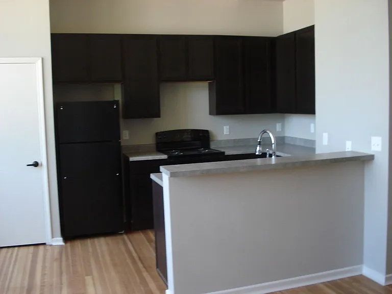 308 E Corning St — Photo 77