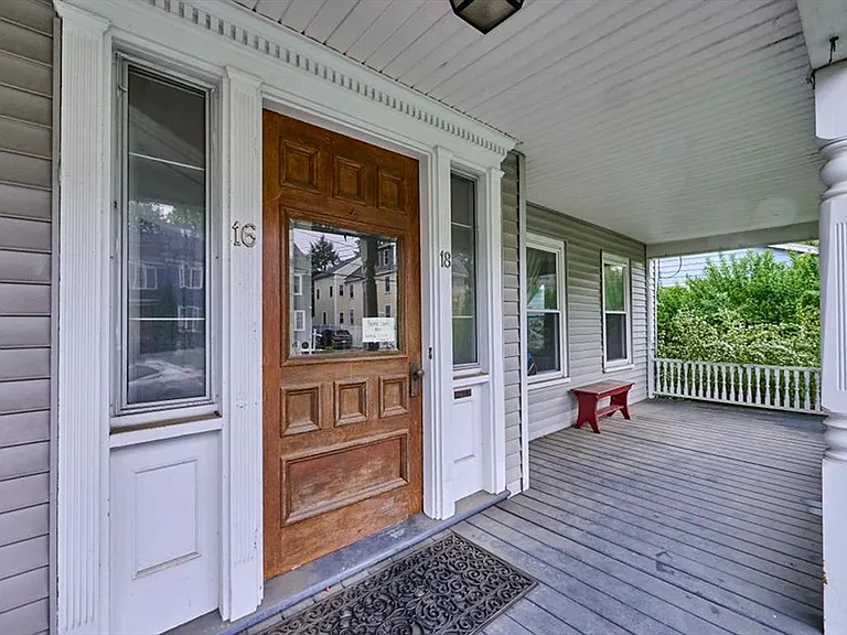 16 Indiana Ter — Photo 2