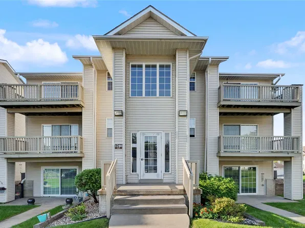 1240 44th St Unit E, Marion, IA 52302