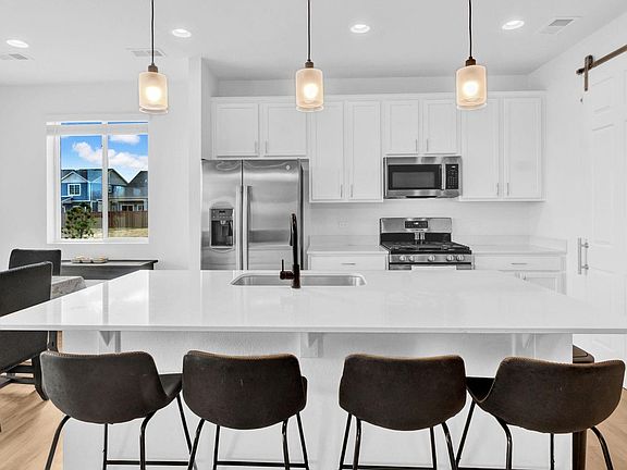 4th image of 3755 Candlewood Dr