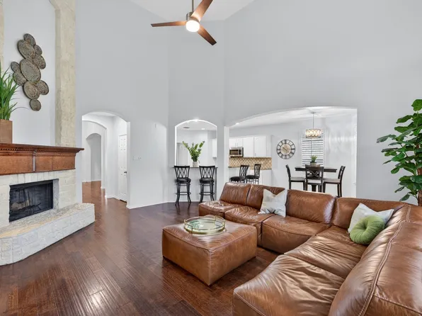 4704 Auburn Ridge Dr, Fort Worth, TX 76123