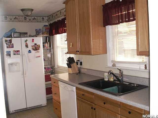 2nd image of 5274 E 119th St