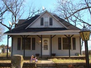 210 Grand Ave, Alma, KS 66401