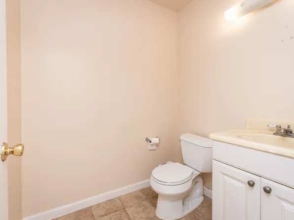 5736 Shadow Creek Dr APT 2, Sacramento, CA 95841