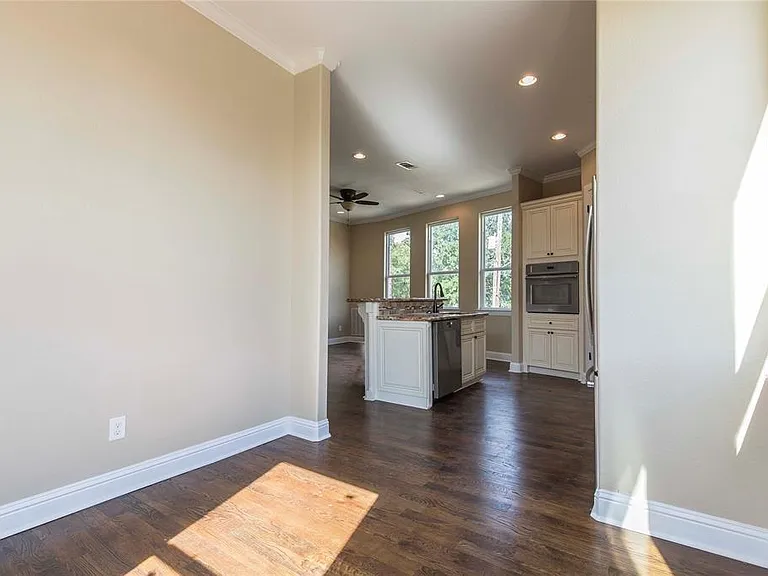 1424 Eddington St — Photo 11