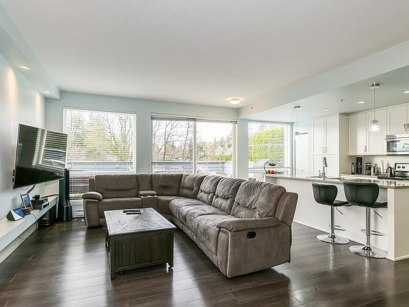 3rd image of 2242 Whatcom Rd #411