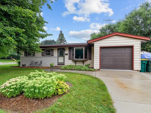 757 Eastern AVENUE, West Bend, WI 53095