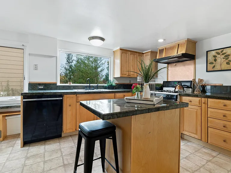 5138 S Myrtle St — Photo 3