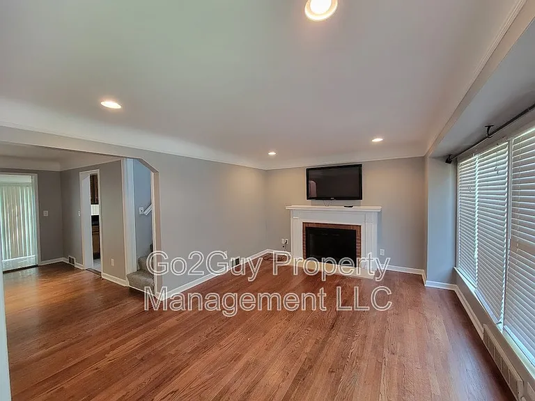 23331 Oak St — Photo 35