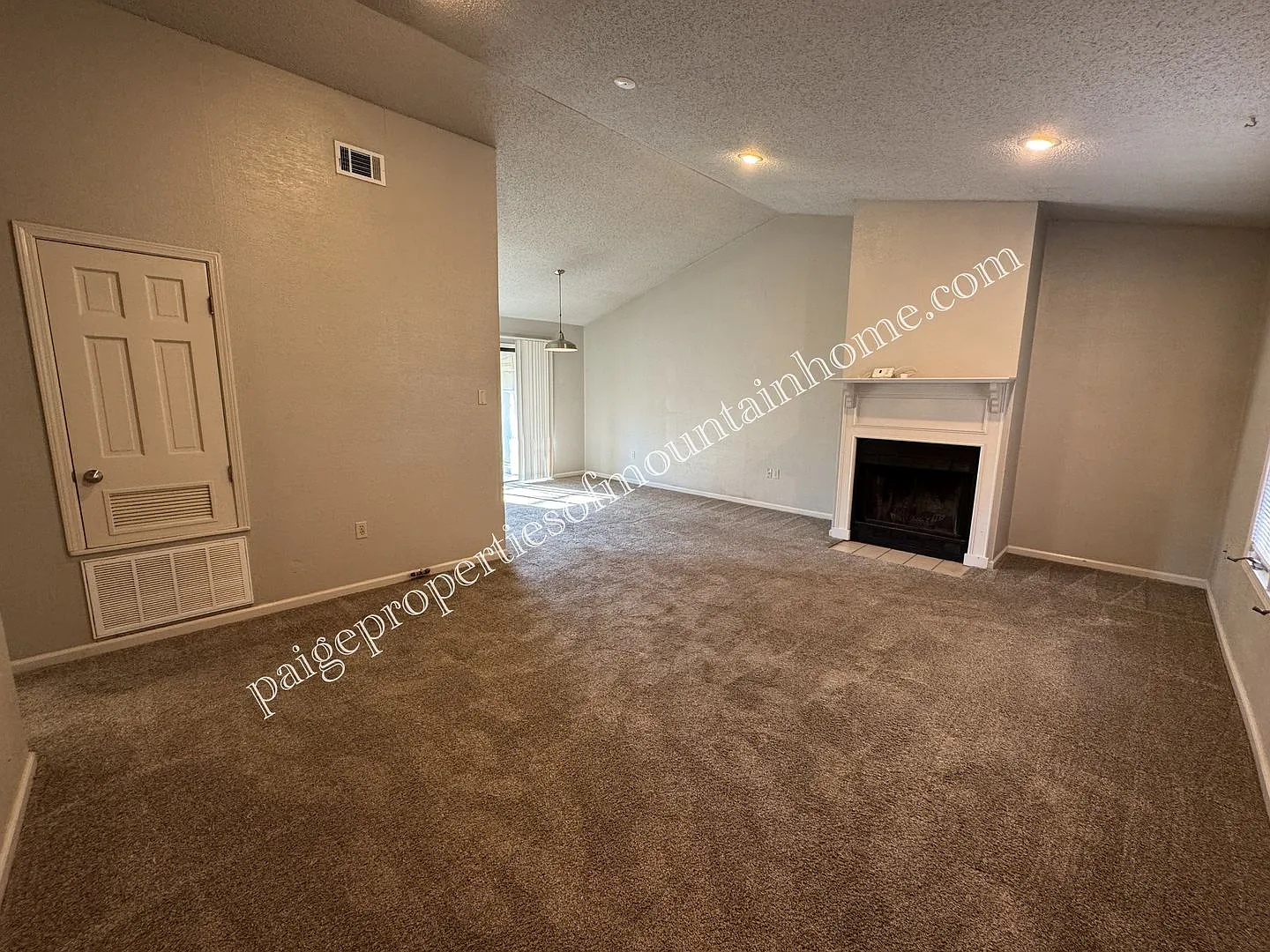 605 Cooper Estates #20 — Photo 2