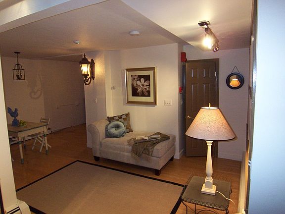 2nd image of 23 Charter St APT 5