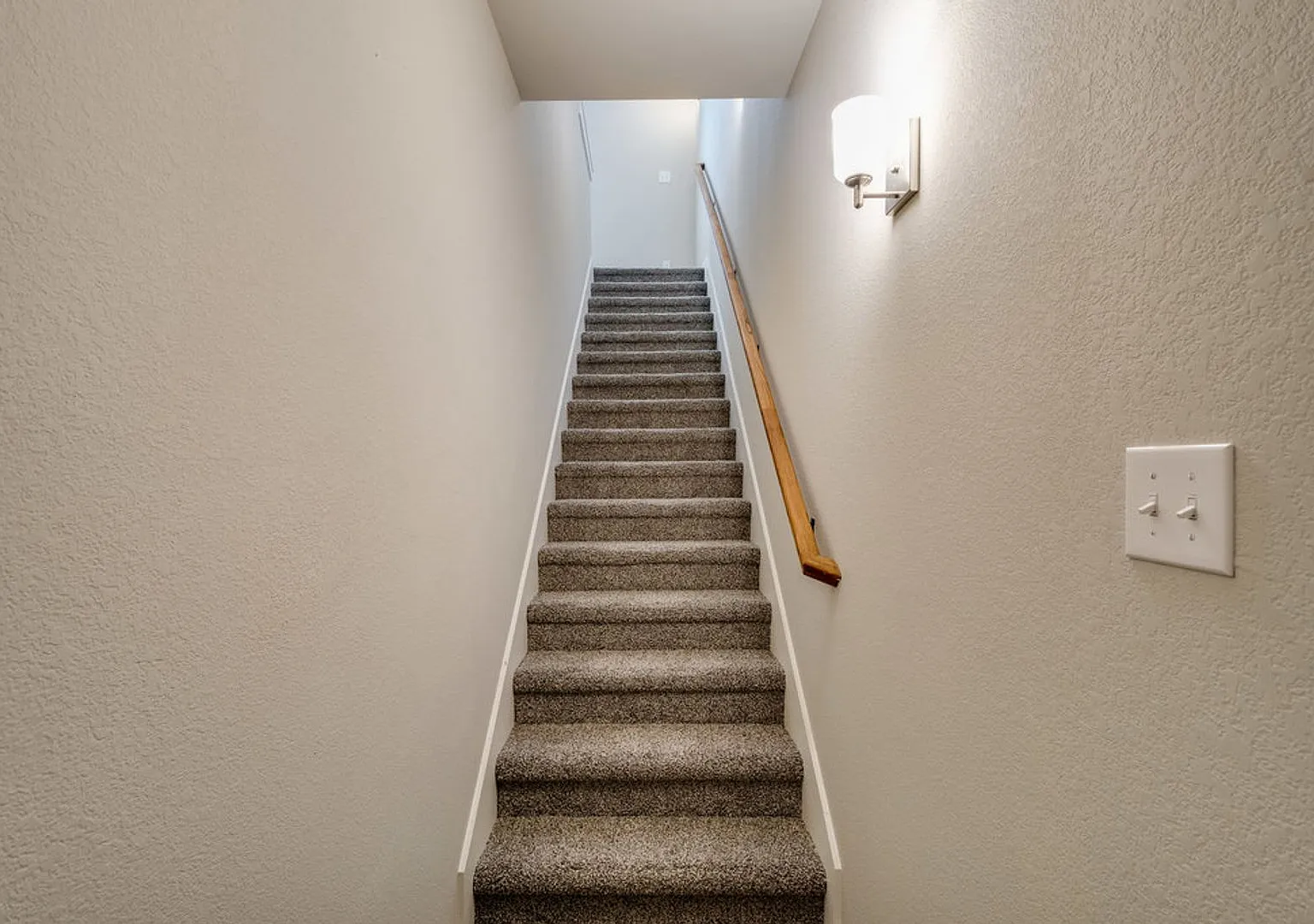Available Now! Gorgeous 2 Bedroom Four Plex Located In Midlothian Isd! — Photo 2