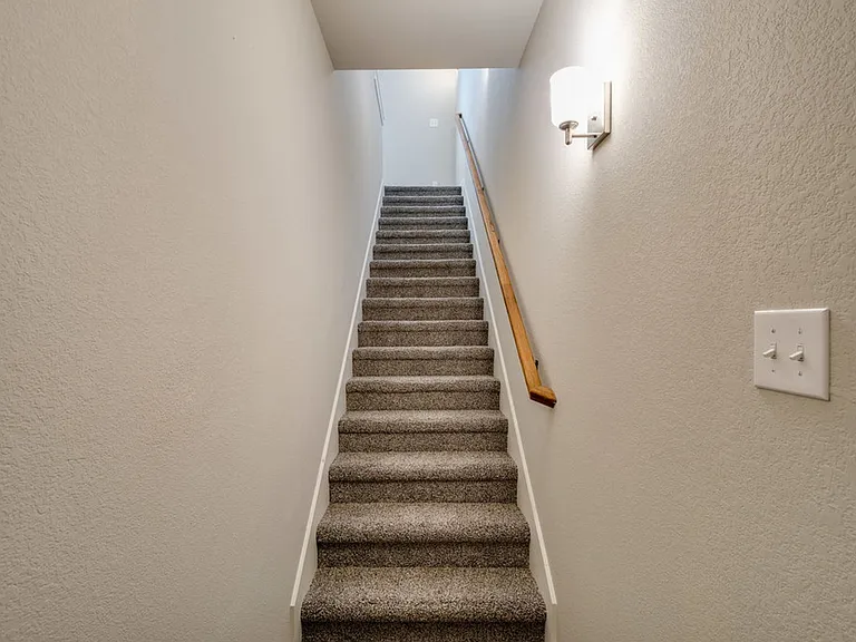 750 Fallow Dr — Photo 2