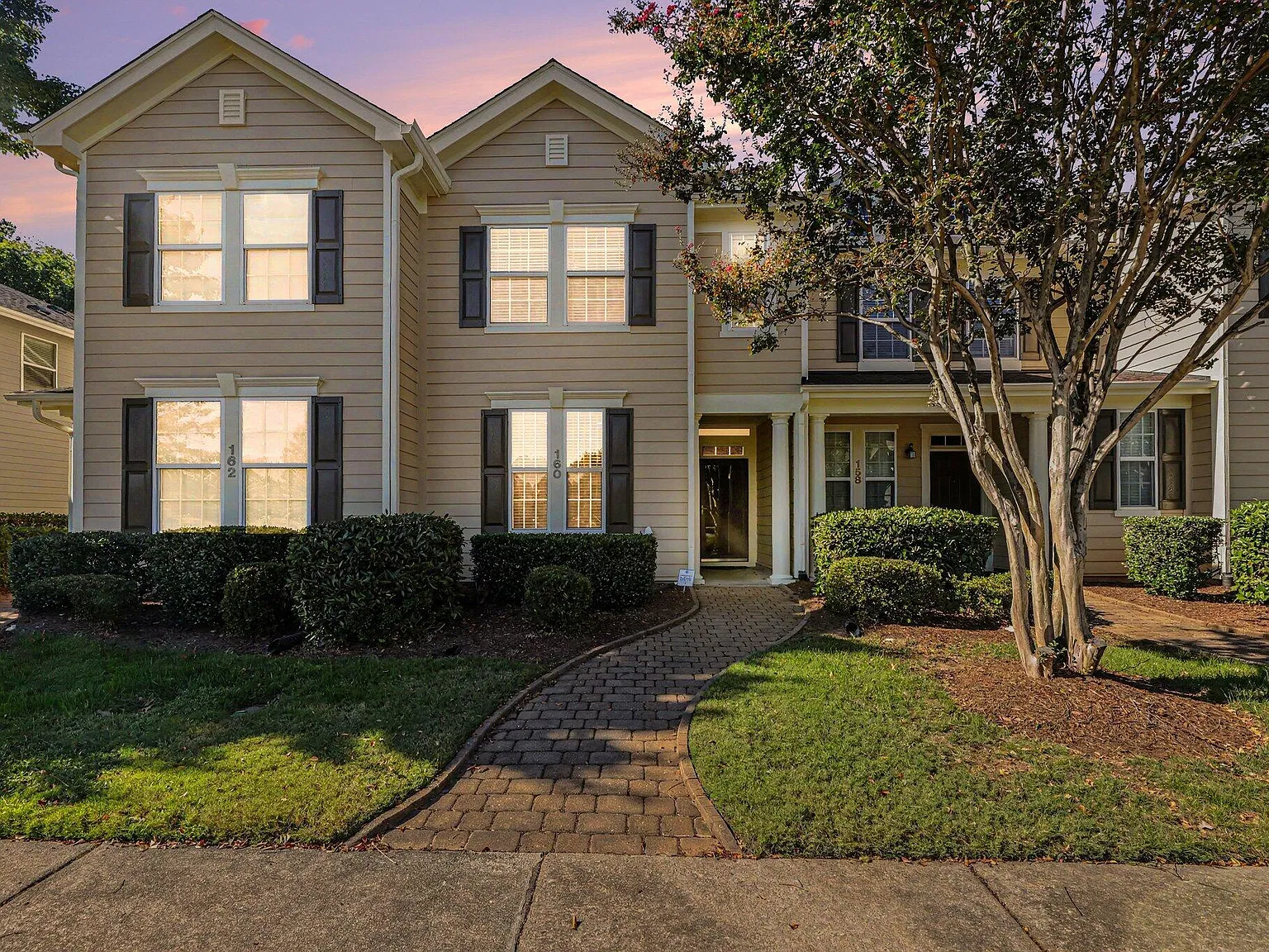2 bed, 2.5 bath, $1,900 — Photo 1