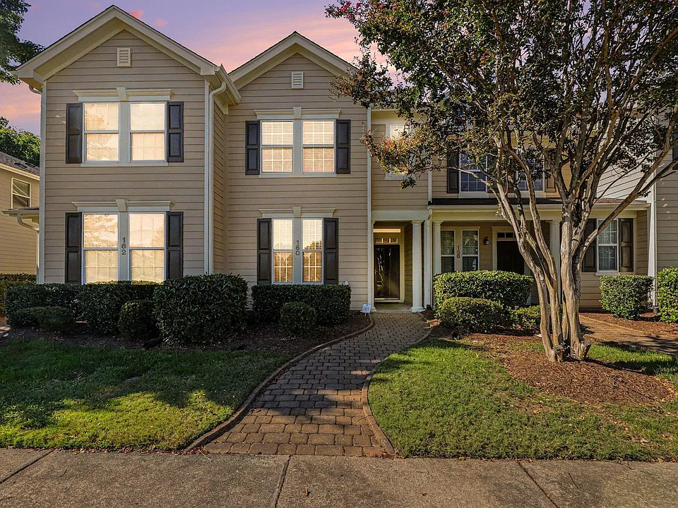 160 Point Comfort Ln