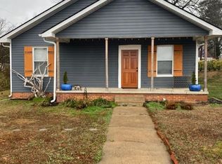 2 Circle St, Travelers Rest, SC 29690