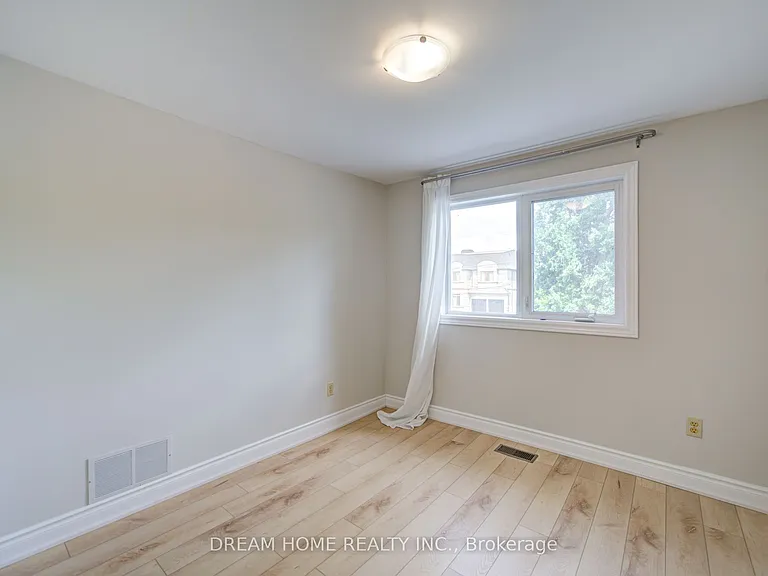 25 Yongehurst Rd — Photo 25