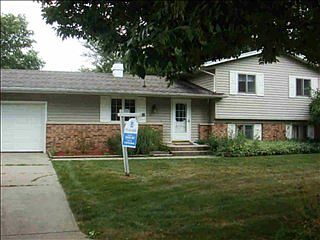 3rd image of 7 Churchill Dr