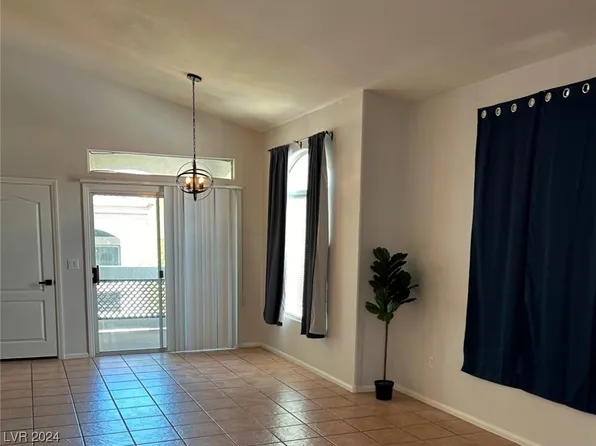 700 Carnegie St APT 421, Henderson, NV 89052