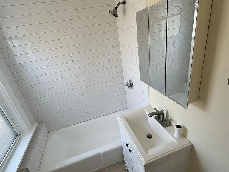 10-28 Centennial Pl — Photo 14