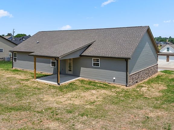5th image of 434 Lone Oak Dr