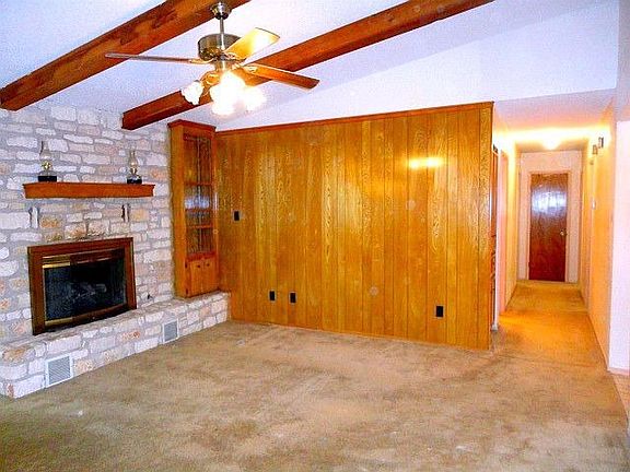 Wood beams, built-in oak cab