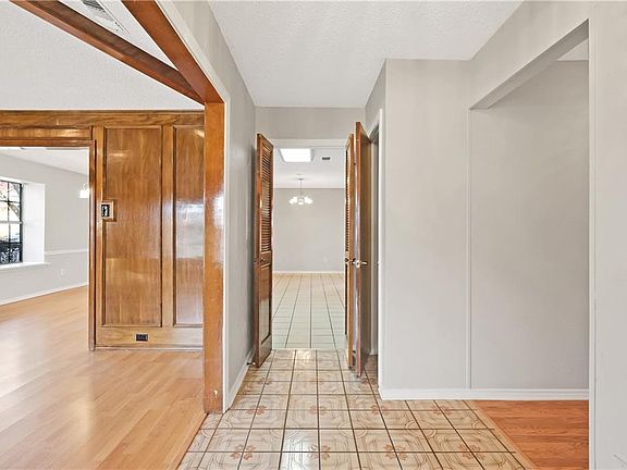 2nd image of 403 Silver Creek Dr