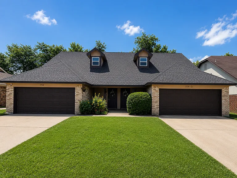 7716-7718 Sable Ln — Photo 1