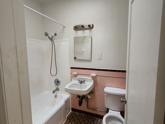 5th image of 619 S Normandie Ave APT 14