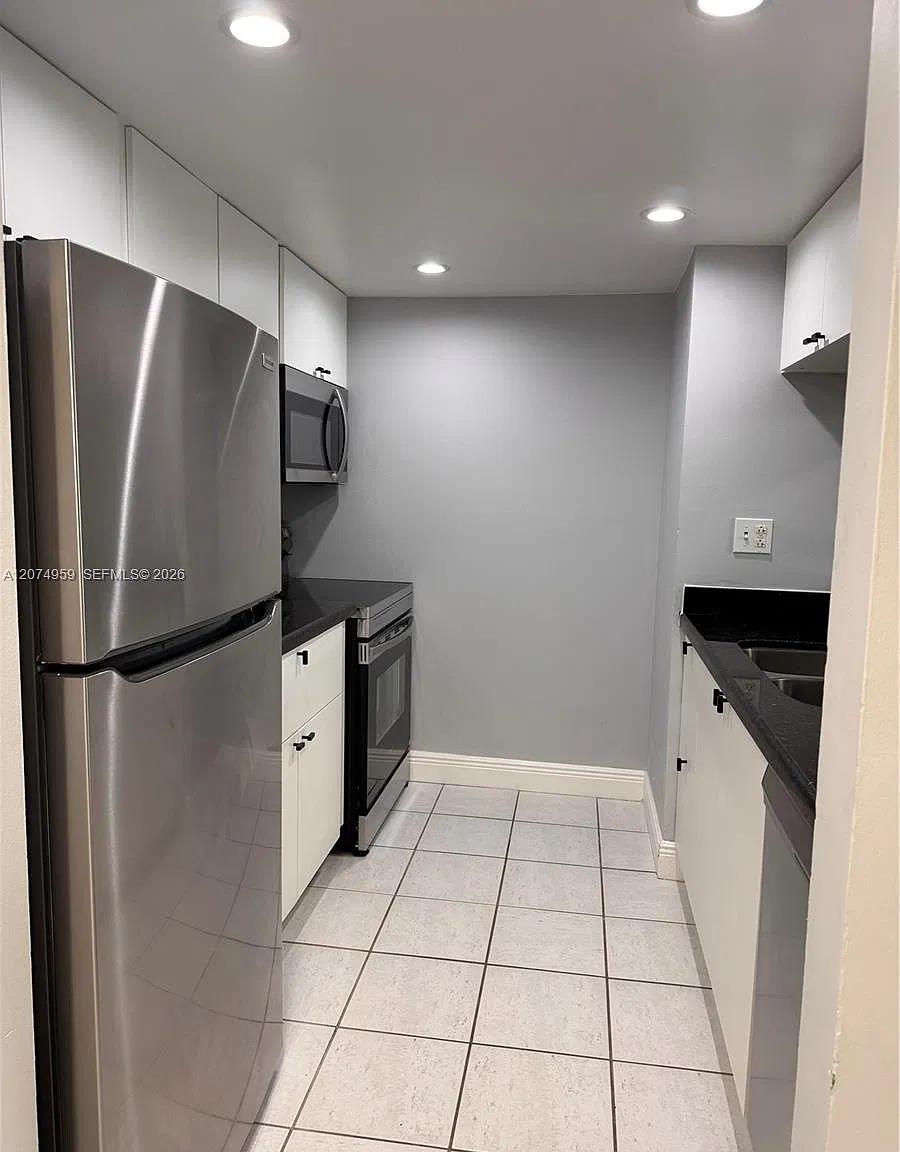Madison Downtown Condo — Photo 4