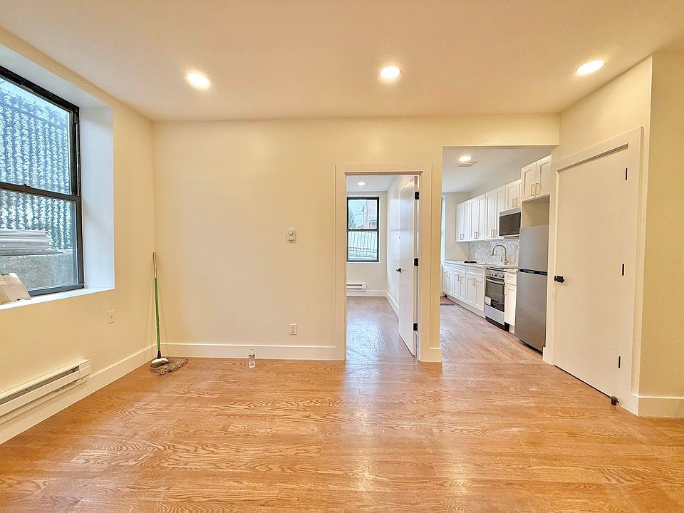 1st image of 3679 Paulding Ave #1A