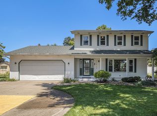 11815 Hakes Dr, Mishawaka, IN 46545