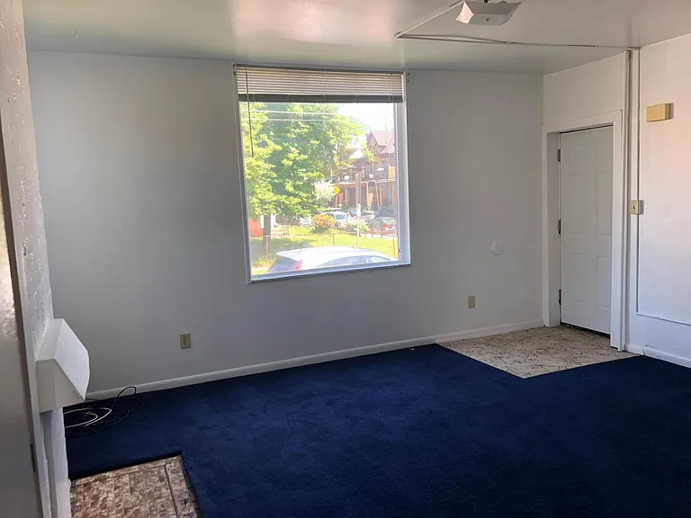 300 Amber St #1 — Photo 2