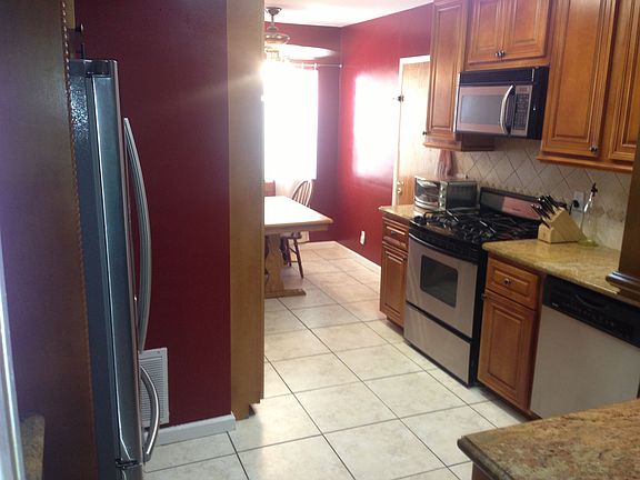 Kitchen w partial view