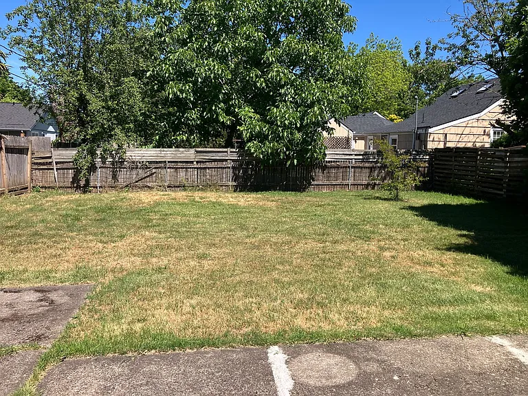 650 Rosemont Ave NW — Photo 16
