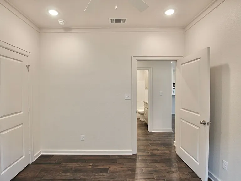 703 Freedom Way — Photo 7